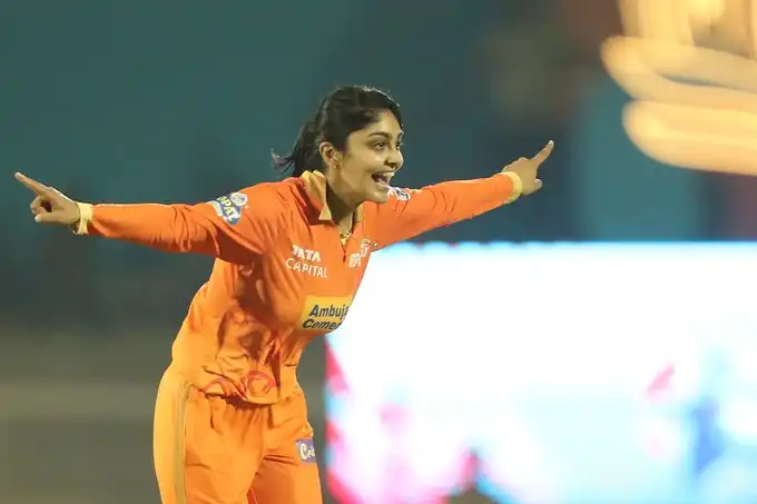 Boundary Catches in Cricket